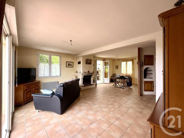 Maison à vendre  4 pièces - 111,30 m 2   SAINTES  - 17