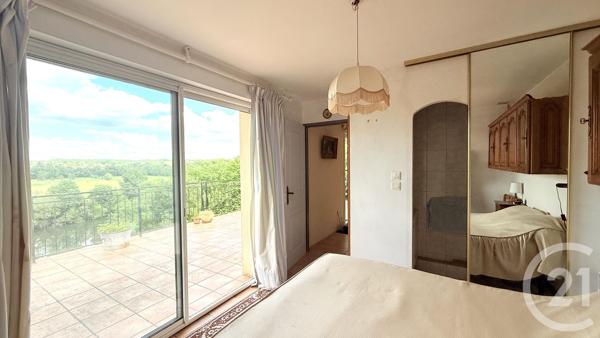 Maison à vendre  4 pièces - 111,30 m 2   SAINTES  - 17