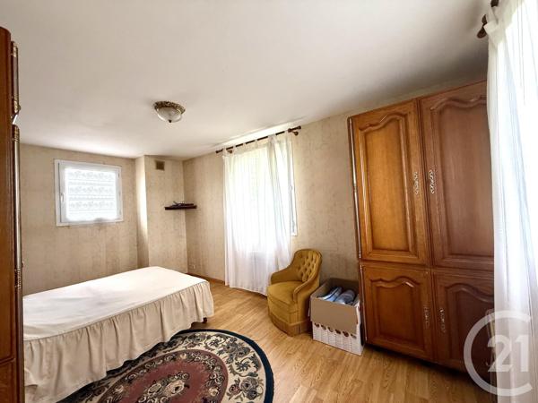 Maison à vendre  4 pièces - 111,30 m 2   SAINTES  - 17