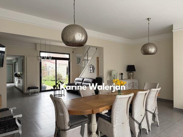 Courrières (62710) MAISON INDIVIDUELLE 217 M2 - SEMI PLAIN PIED - VOLUMES - 6 CHAMBRES - POSSIBLE PROFESSION LIBERALE - JARDIN