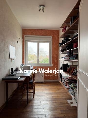 Courrières (62710) MAISON INDIVIDUELLE 217 M2 - SEMI PLAIN PIED - VOLUMES - 6 CHAMBRES - POSSIBLE PROFESSION LIBERALE - JARDIN