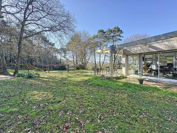 Domaine d'exception et maison de plain pied, 230m² et sous-sol total - Ploemeur.