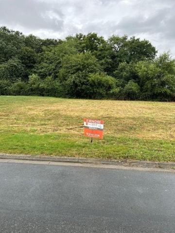 Terrain à usage professionnel à vendre à Azay-le-Rideau dans l'Indre-et-Loire (37190), ref : 054/137
