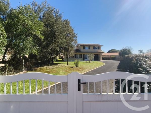 Maison à vendre  5 pièces - 116,53 m 2   SOULAC SUR MER  - 33