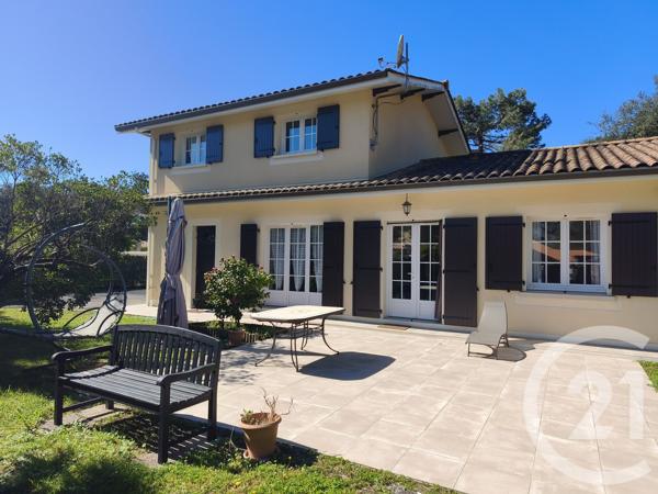 Maison à vendre  5 pièces - 116,53 m 2   SOULAC SUR MER  - 33