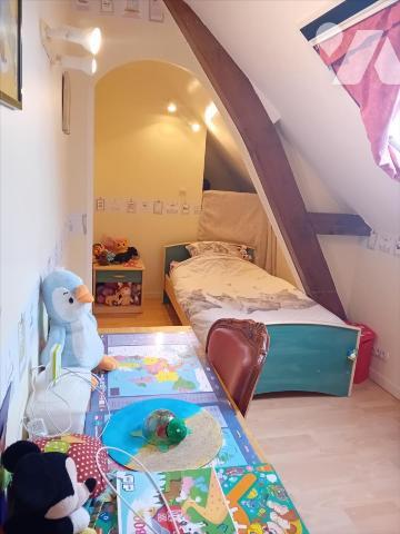 Changé, maison de bourg en coeur de village.