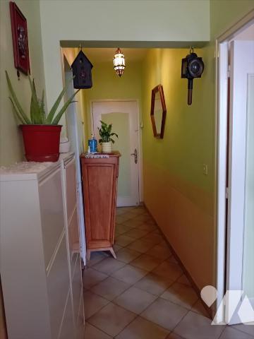 Changé, maison de bourg en coeur de village.