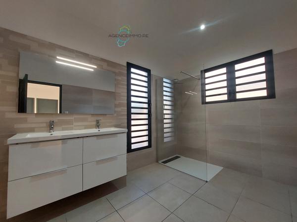 Villa F5 avec piscine à La Possession