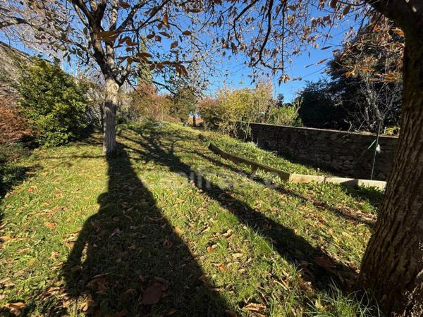 Terrain bucolique en coeur de ville