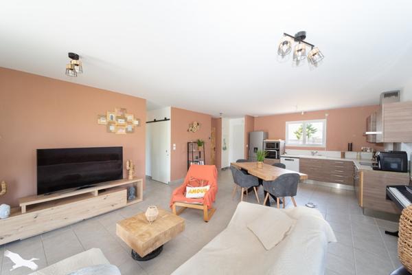Maison à louer 920 € CC St-Savin 4 p 93 m² DPE C