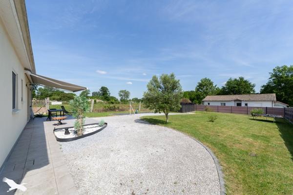 Maison à louer 920 € CC St-Savin 4 p 93 m² DPE C