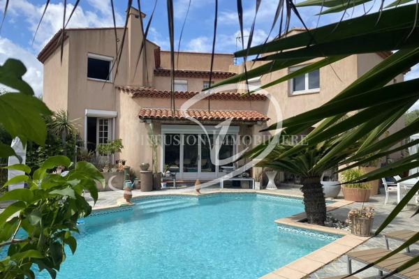 Maison  - 6 pièces  - 214.78 m² -  1 280 000 € - À vendre