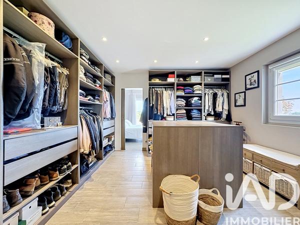 Maison à vendre 9 pièces 242 m² Roullet-Saint-Estèphe