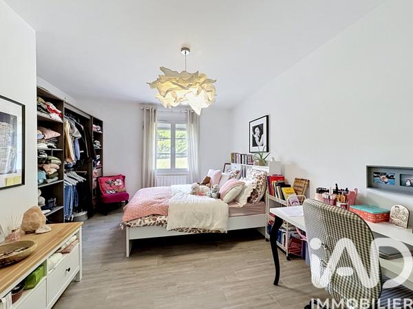 Maison à vendre 9 pièces 242 m² Roullet-Saint-Estèphe