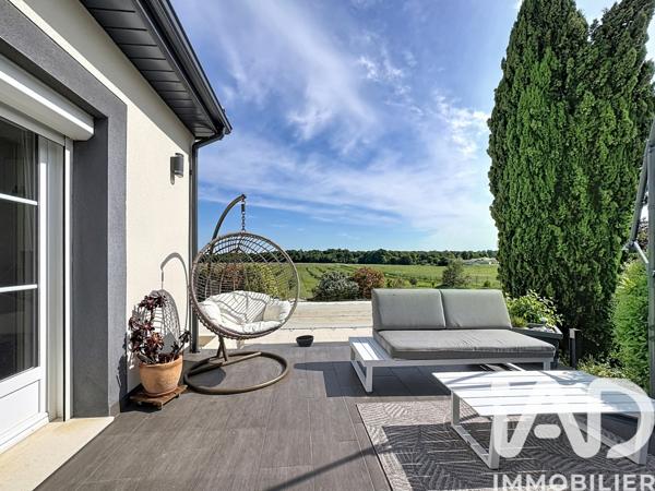 Maison à vendre 9 pièces 242 m² Roullet-Saint-Estèphe