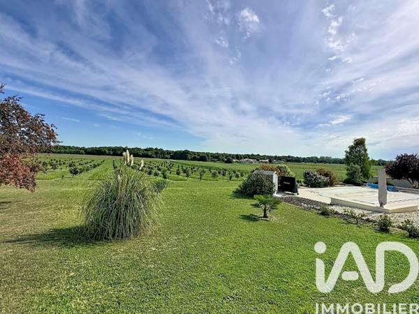 Maison à vendre 9 pièces 242 m² Roullet-Saint-Estèphe
