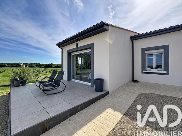 Maison à vendre 9 pièces 242 m² Roullet-Saint-Estèphe