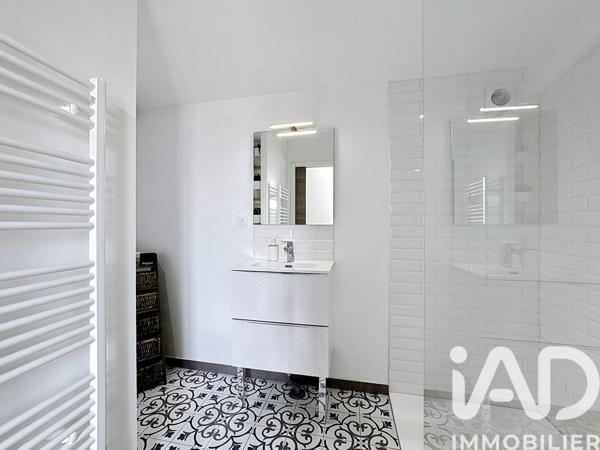 Maison à vendre 9 pièces 242 m² Roullet-Saint-Estèphe