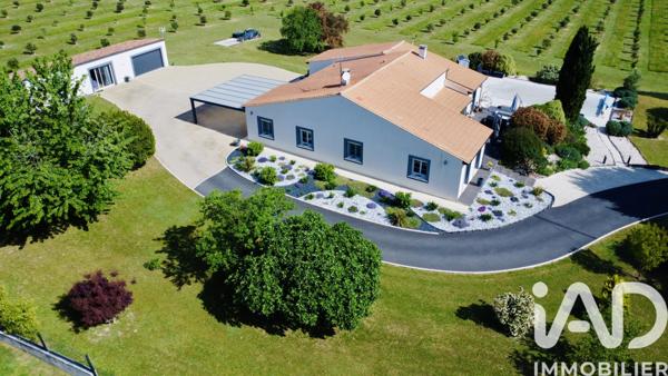 Maison à vendre 9 pièces 242 m² Roullet-Saint-Estèphe