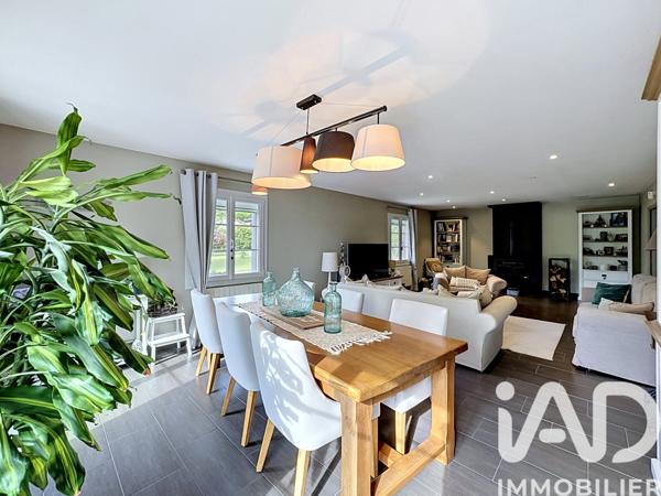 Maison à vendre 9 pièces 242 m² Roullet-Saint-Estèphe