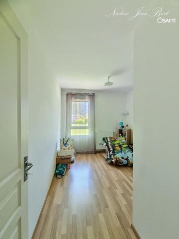 T4 récent avec terrasse 26m2 et garage