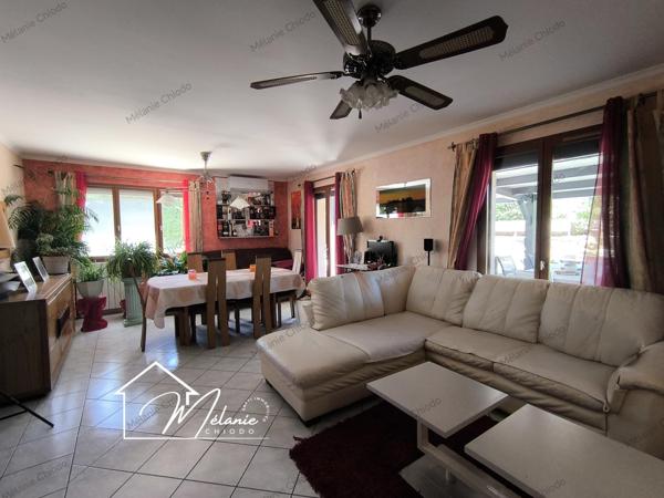 Maison familiale 3 chambres double grand garage jardin carport piscine