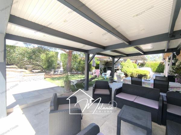 Maison familiale 3 chambres double grand garage jardin carport piscine