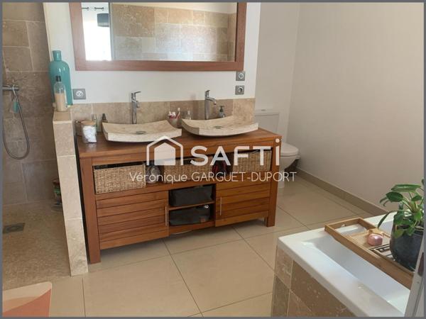 Villa plain-pied, 151m2, dépendances sur 1758 m² de terrain