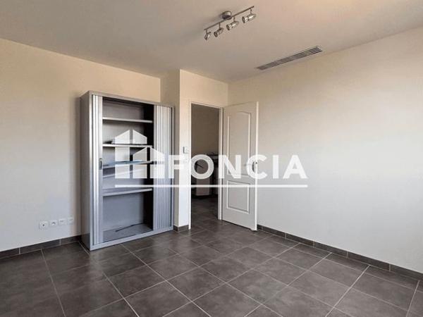 À vendre Local commercial 180.67 m² - Villeneuve-lès-béziers 34420