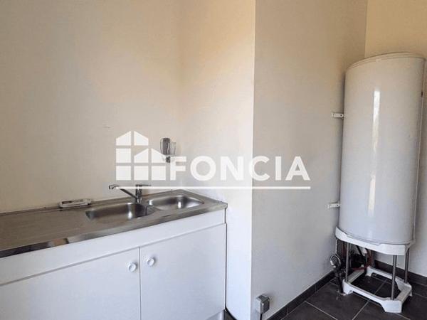 À vendre Local commercial 180.67 m² - Villeneuve-lès-béziers 34420