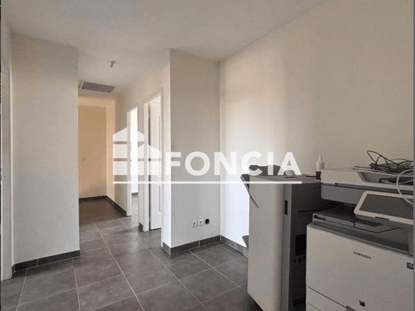 À vendre Local commercial 180.67 m² - Villeneuve-lès-béziers 34420