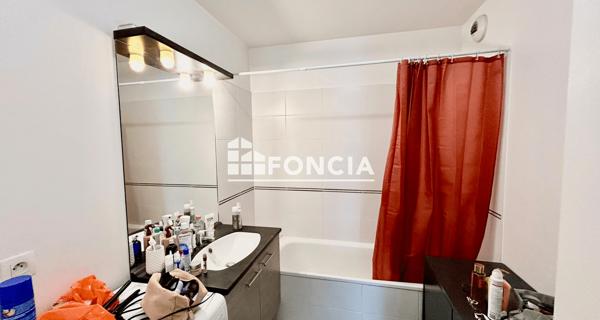 Location Appartement 3 pièces 65.17 m² - Lyon 69008