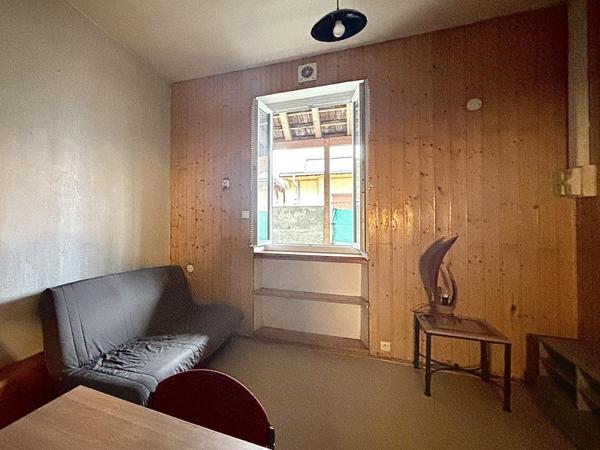 Studio meublé avec mezzanine - Yenne