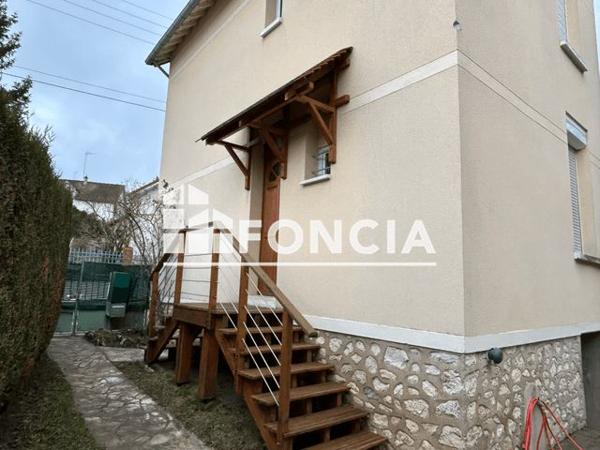 Location Appartement 3 pièces 51.8 m² - 23 RUE DES RESERVOIRS Chartres 28000