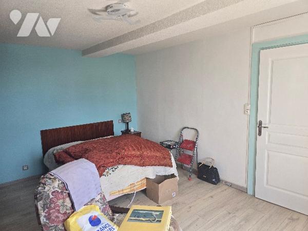 Maison de village avec dépendances sur un terrain de 3 231 m²