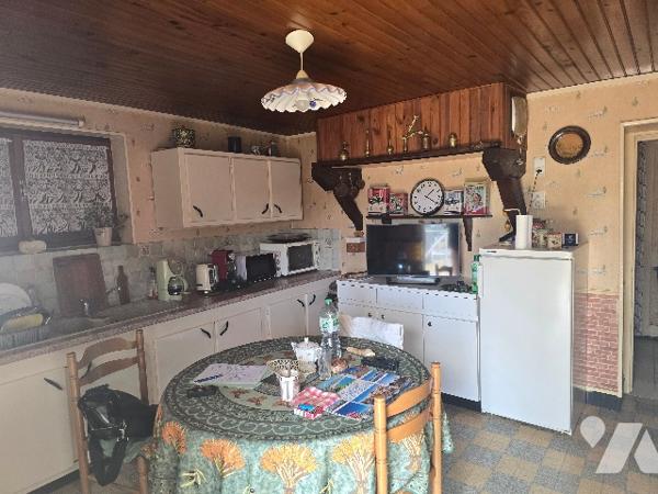 Maison de village avec dépendances sur un terrain de 3 231 m²