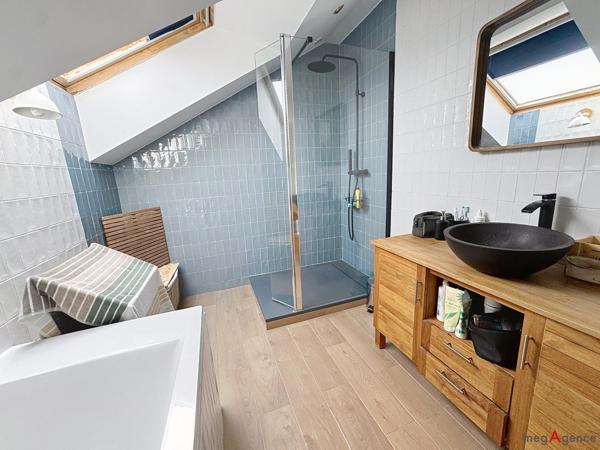 Maison à CLAIX, 38640 - 5 pièces 140m²