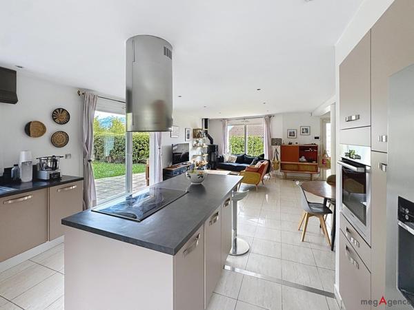 Maison à CLAIX, 38640 - 5 pièces 140m²