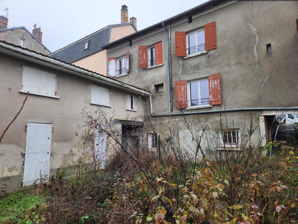 Immeuble à THIVIERS, 24800 - 200m²