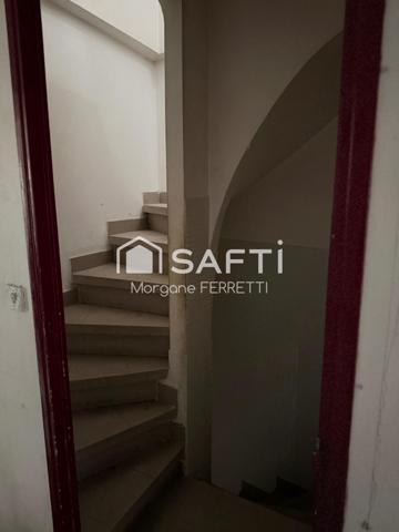 IMMEUBLE À RÉNOVER