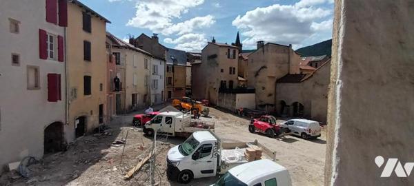 Immeuble de 3 plateaux à rénover