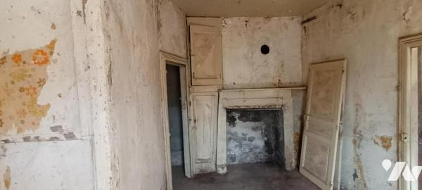 Immeuble de 3 plateaux à rénover