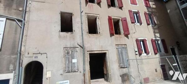 Immeuble de 3 plateaux à rénover