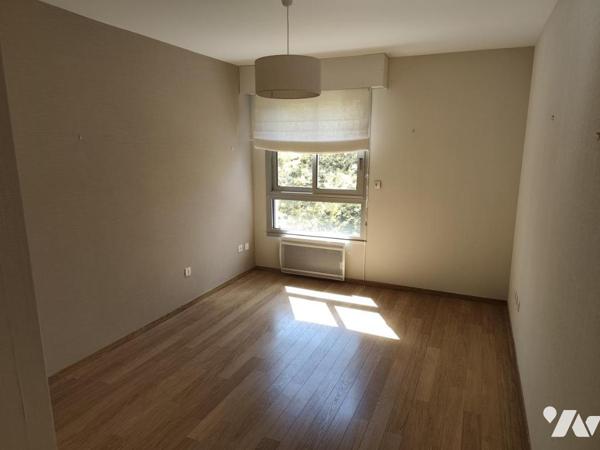 Bel appartement lumineux dans résidence services avec une chambre 
