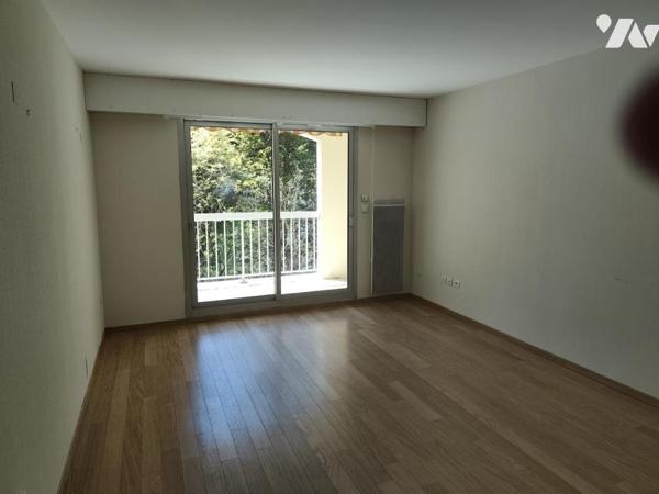 Bel appartement lumineux dans résidence services avec une chambre 