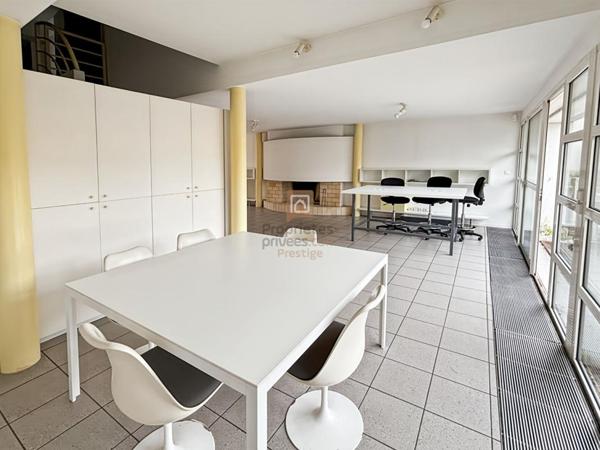 Maison d'architecte trois chambres  avec piscine et jardin