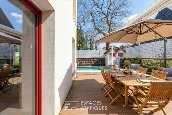 Maison familiale à l’abri des regards, à quelques pas de l’océan.