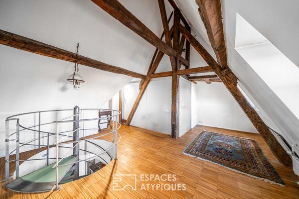 Un duplex à réinventer avec vue sur l’emblématique Place des Vosges