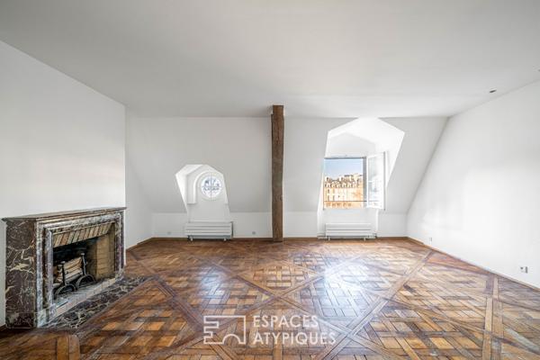 Un duplex à réinventer avec vue sur l’emblématique Place des Vosges