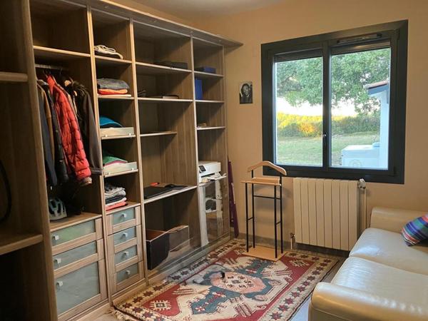 Villa Paulhan 6 pièce(s) 130 m2habitable ,230m² utile sur parcelle 12000m²